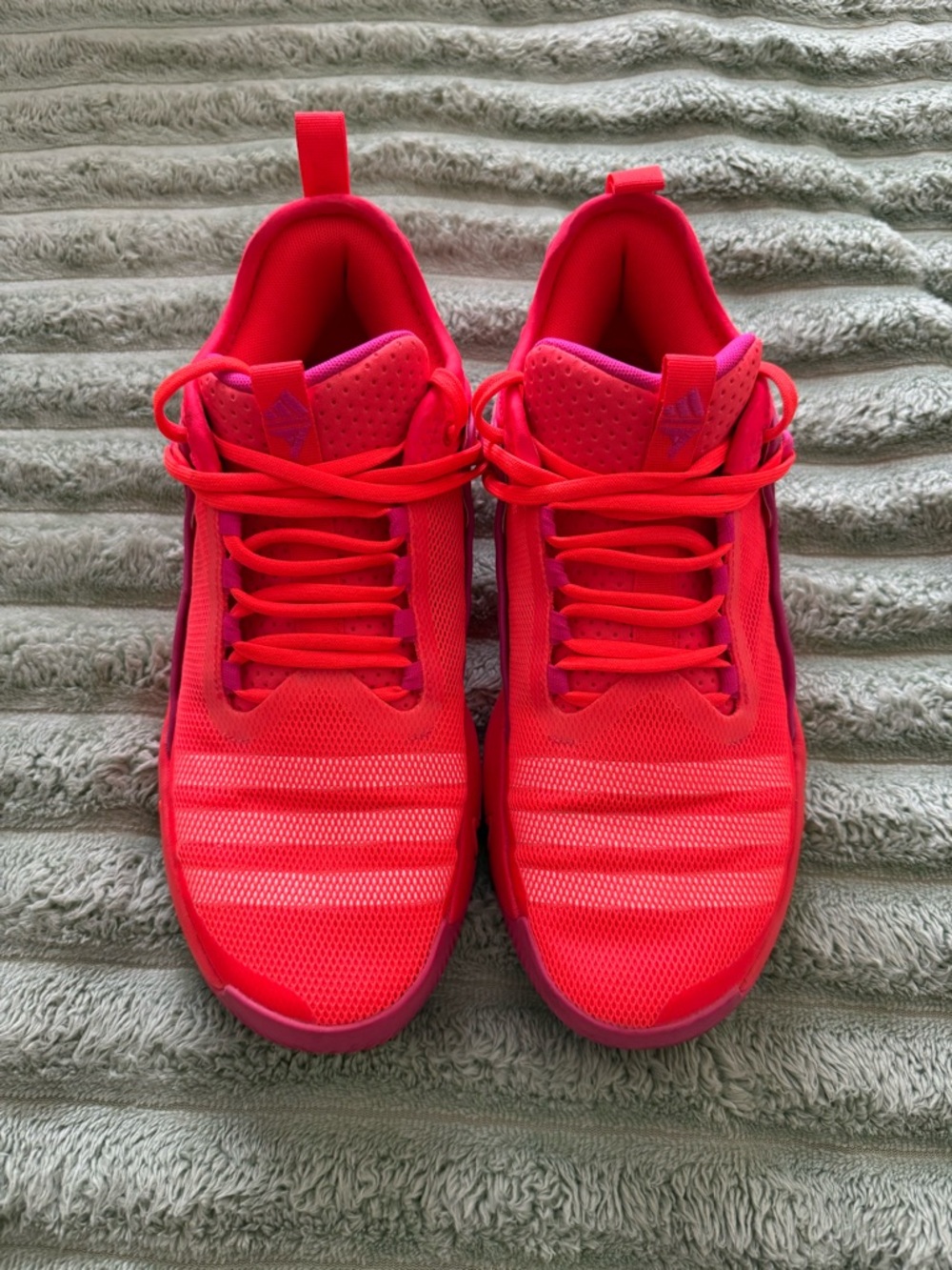 Adidas Trae Young Unlimited Basketball men’s Shoe- Solar red/ team shock pink